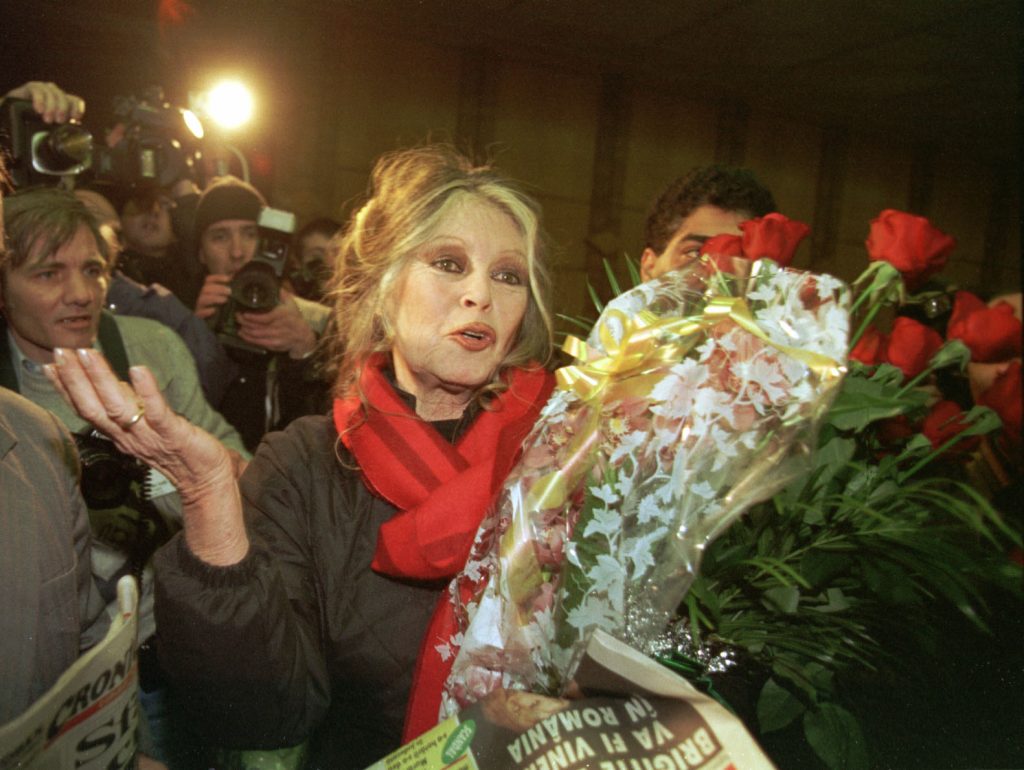 Festivalul de la Cannes îi aduce un omagiu lui Brigitte Bardot. O plajă a primit numele actriței