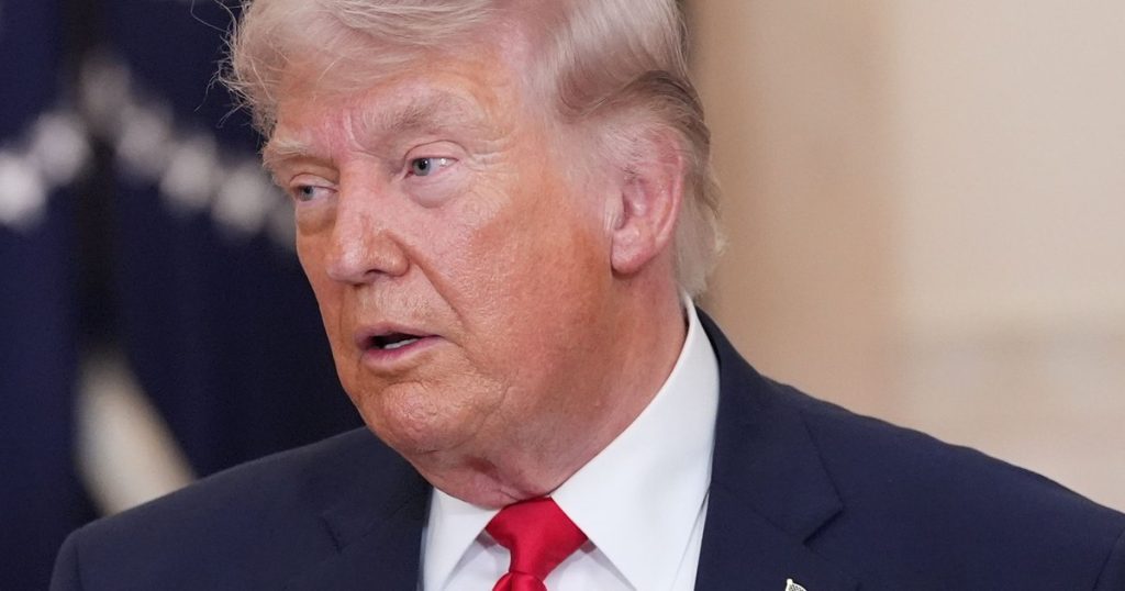 Blocada impusă de SUA porturilor iraniene din strâmtoarea Ormuz rămâne în vigoare, anunță Donald Trump. Ce spune despre semnarea acordului