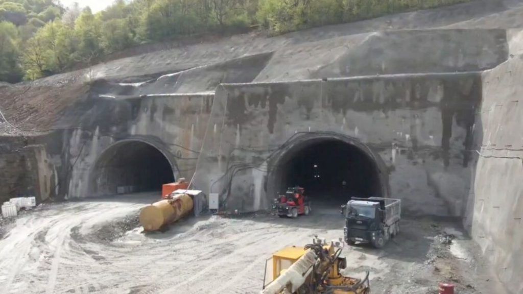 Incredibil pe Autostrada A1 Sibiu – Pitești: Misterul tunelului Boița 1. De ce o galerie este mai lată?