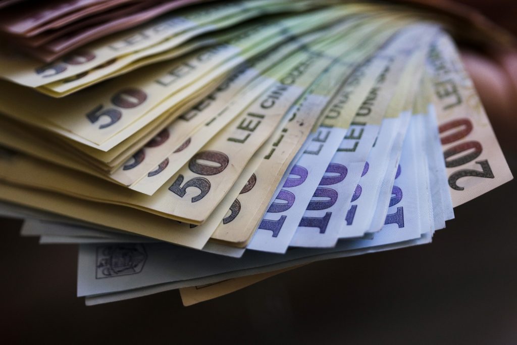 Sechestru pe bunurile unor oameni de afaceri din Bucureşti şi Călăraşi, acuzaţi de evaziune fiscală / Prejudiciul, estimat la 2,3 milioane de lei
