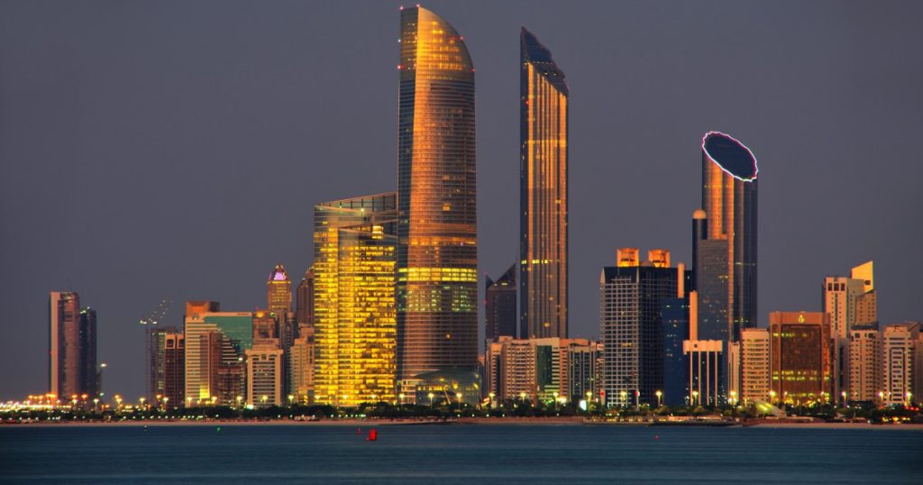 Abu Dhabi accelerează investiţiile în turism în ciuda efectelor războiului din Orientul Mijlociu
