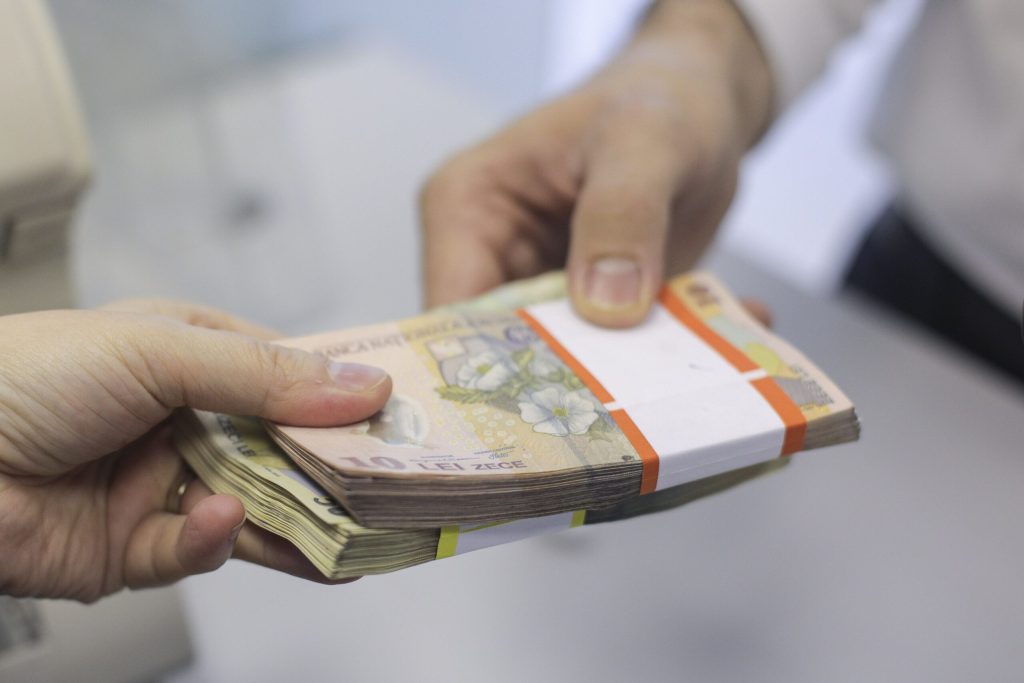 Raport EFOR: Aproape jumătate din subvențiile partidelor merg pe presă și propagandă. Cum migrează banii între PSD, PNL și AUR (Infografice)