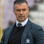 Aproape înțeles cu Rapid, Daniel Pancu s-a pozat cu fularul altei echipe » Sigur nu va antrena acolo