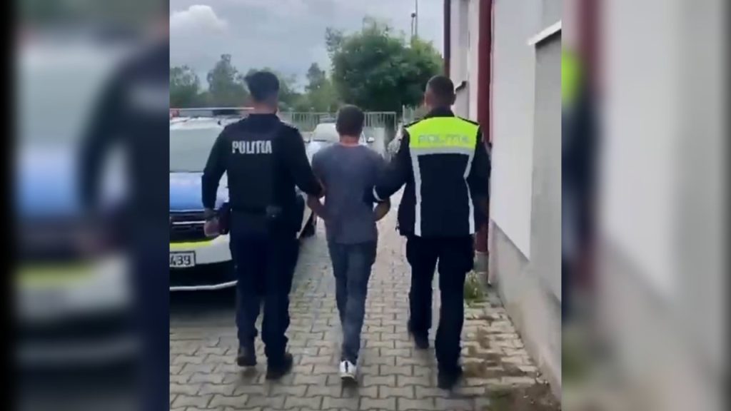 Tânăr de 21 ani reținut pentru amenințare, violare de domiciliu și distrugere | VIDEO