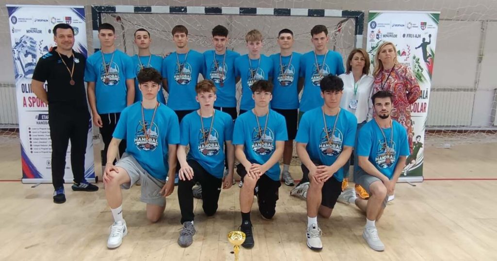 Medalie de bronz pentru echipa de handbal LPS Bihorul la Olimpiada Națională a Sportului Școlar