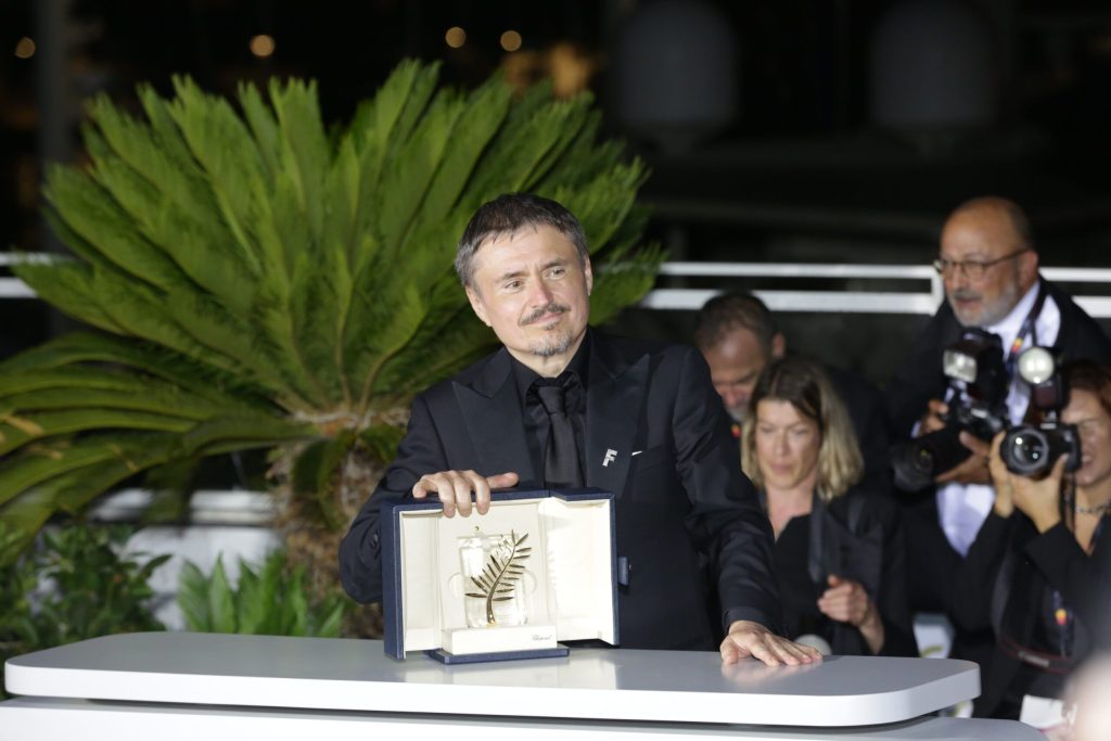 Cristian Mungiu scrie din nou istorie la Cannes: „Fjord” câștigă Palme d’Or 2026
