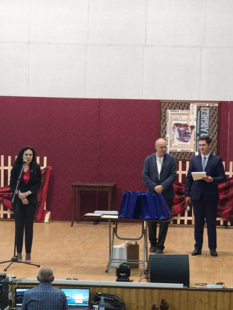 Profesoară din Târgu Jiu, premiată la Festivalul Internațional de Literatură „Tudor Arghezi”