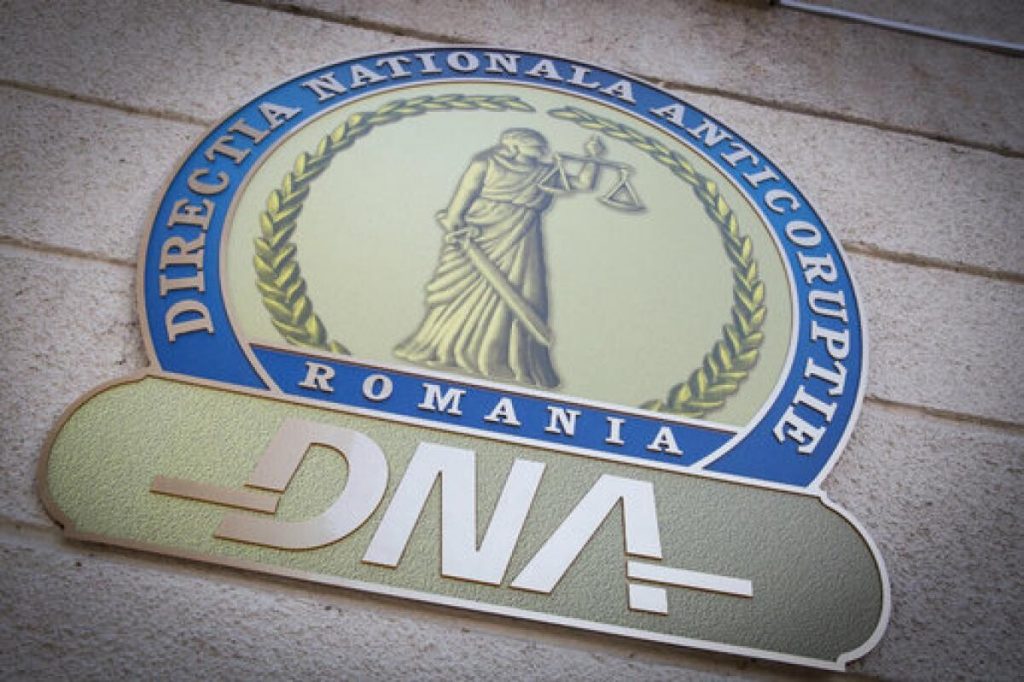 Polițist din Argeș, arestat pentru trafic de influență după ce ar fi cerut mită unui coleg