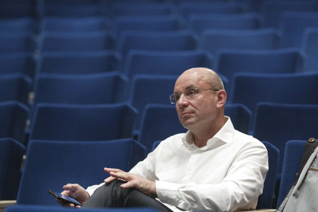 Cozmin Guşă: „O singură dronă a dat peste cap o ţară întreagă. Două ipoteze, trei concluzii. Ce-ar fi de făcut?! Astea cu închiderea Consulatului de la Constanța și expulzarea consulului sunt prostii de regim condus de către babuini”