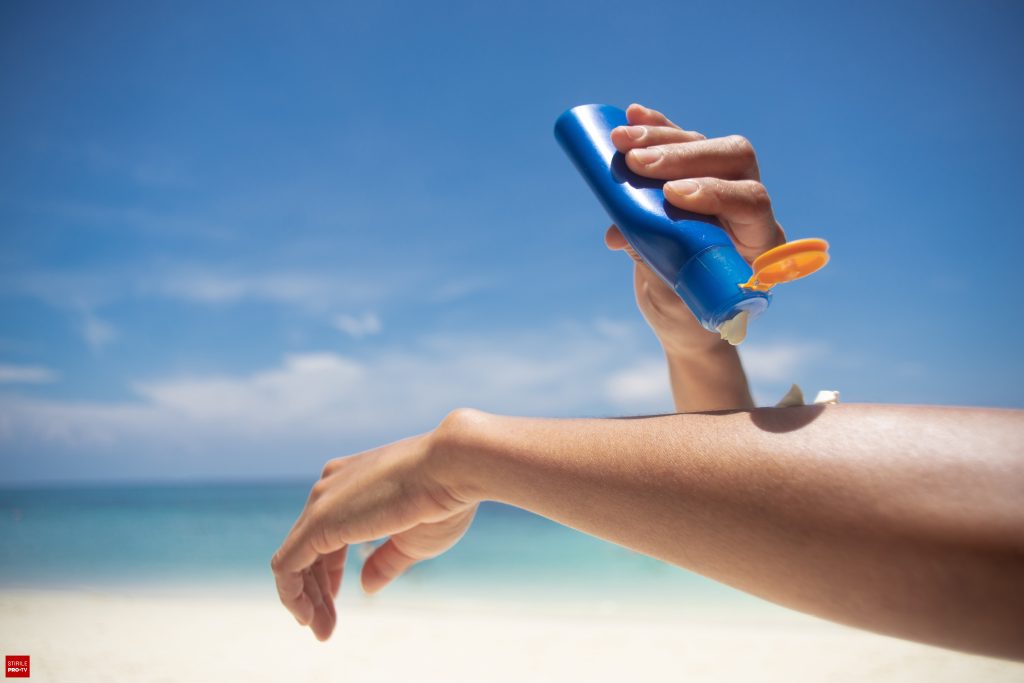 Cancerul de piele și expunerea la UV. Cum te protejează corect cremele solare și de ce este important controlul dermatologic