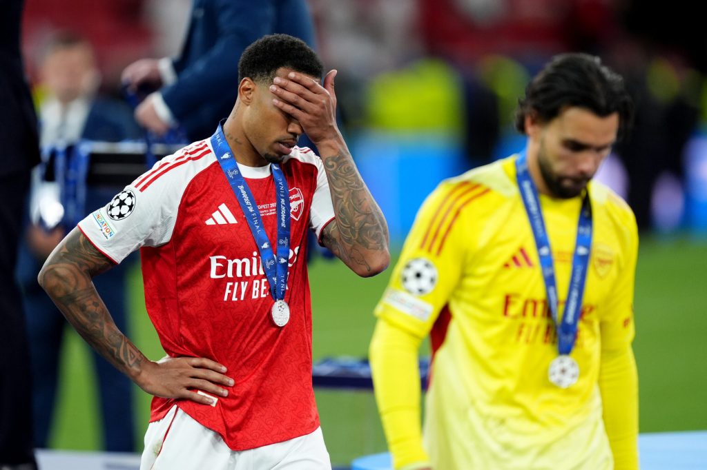 Chelsea o ironizează pe Arsenal după ratarea Ligii Campionilor: Invitație pentru „casa trofeelor” de pe Stamford Bridge