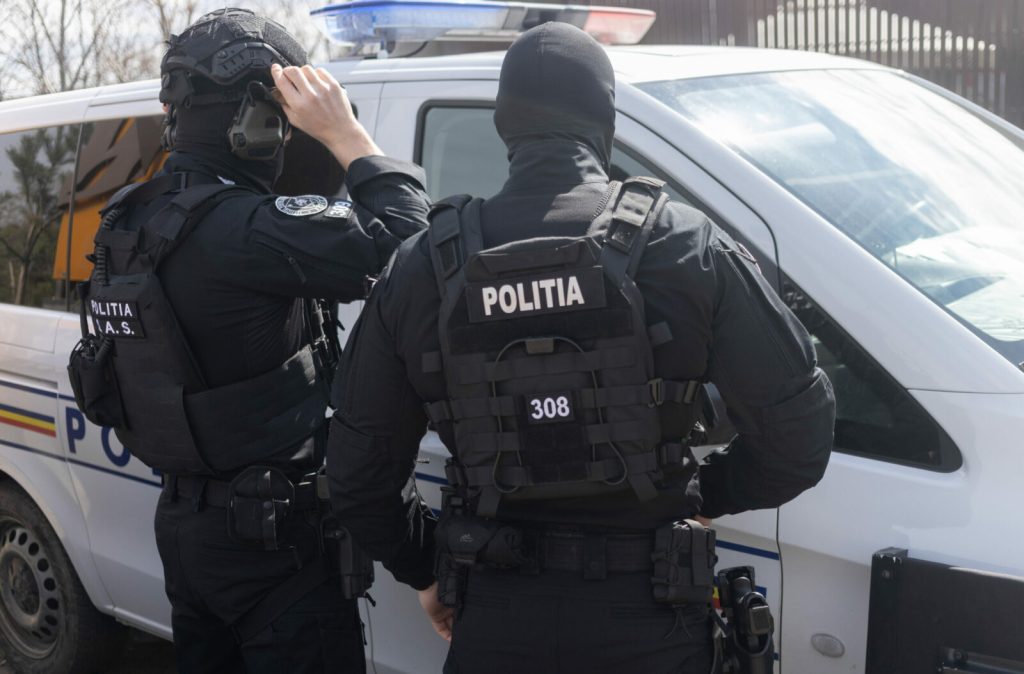 Accident grav în județul Sibiu. Patru mașini sunt implicate, traficul pe DN1 este blocat