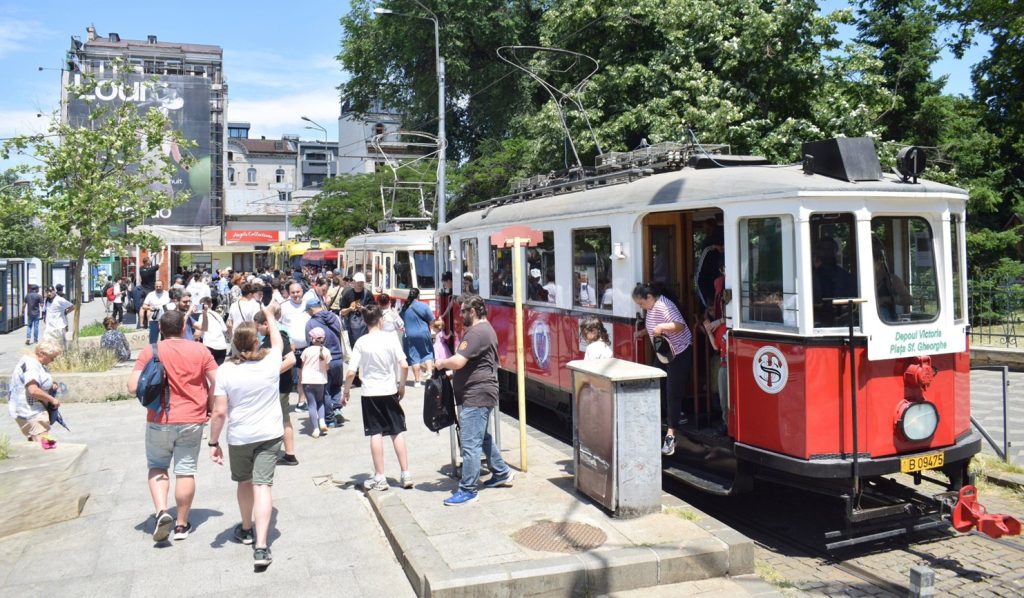 Eveniment inedit în Capitală, de Ziua Copilului: Peste 2.000 de bucureșteni au venit la Parada Tramvaielor (Foto)