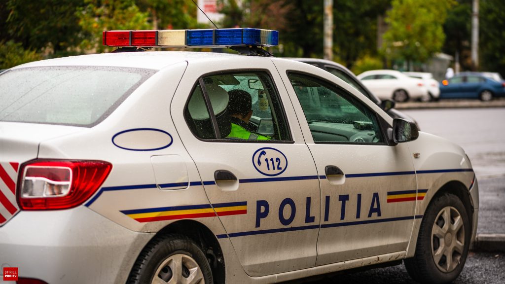Au promis măști în pandemie, dar au cumpărat vile și mașini de lux. Un bărbat și o femeie din Bihor, trimiși în judecată