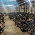 Depozite clandestine de biciclete și trotinete descoperite de ANAF în Cluj. Bunurile vor fi vândute pe platforma online a Fiscului