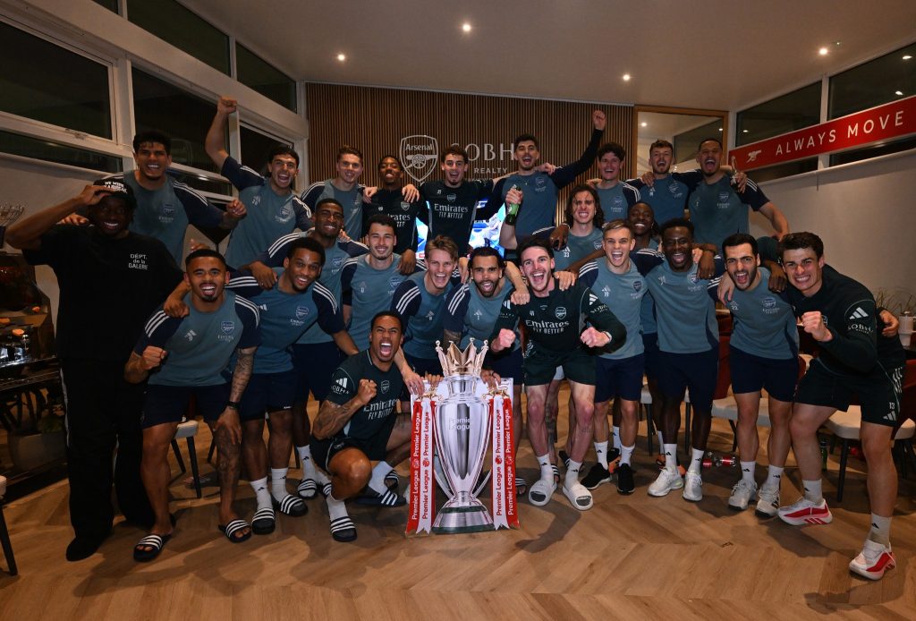 N-au mai așteptat trofeul: ce au făcut jucătorii lui Arsenal, după ce au câștigat titlul în Premier League