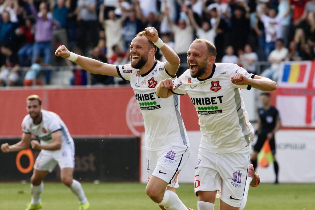 FC Hermannstadt a fost aproape să rateze victoria după ce a condus cu 3-0 în barajul pentru Superligă