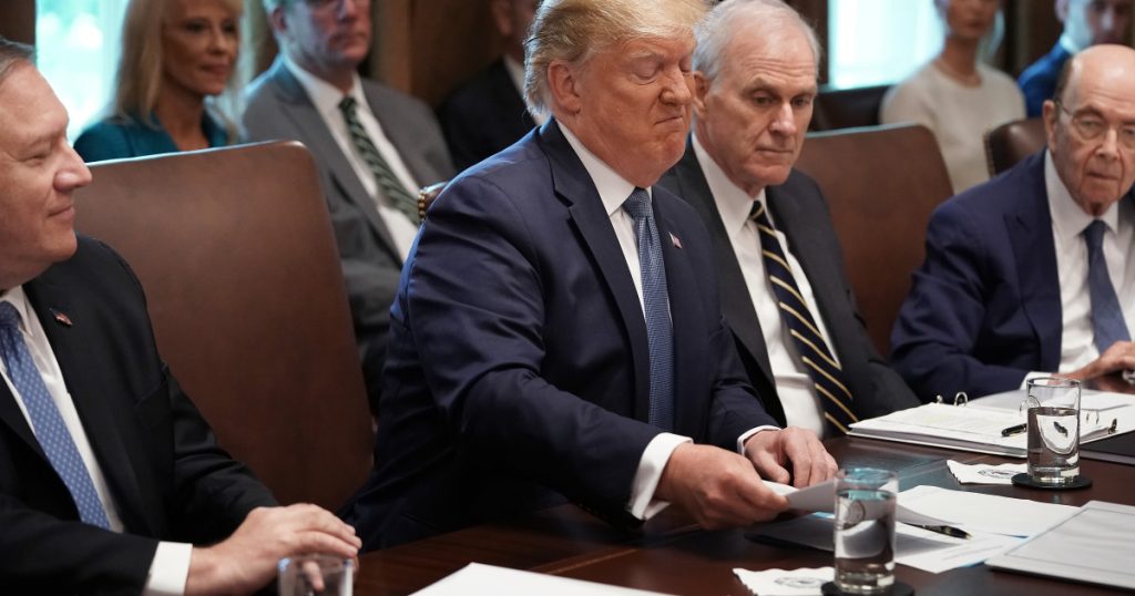 Trump anunță că oscilează între o înțelegere cu Iranul şi reluarea războiului. „Fie avem un acord bun, fie îi arunc în aer”