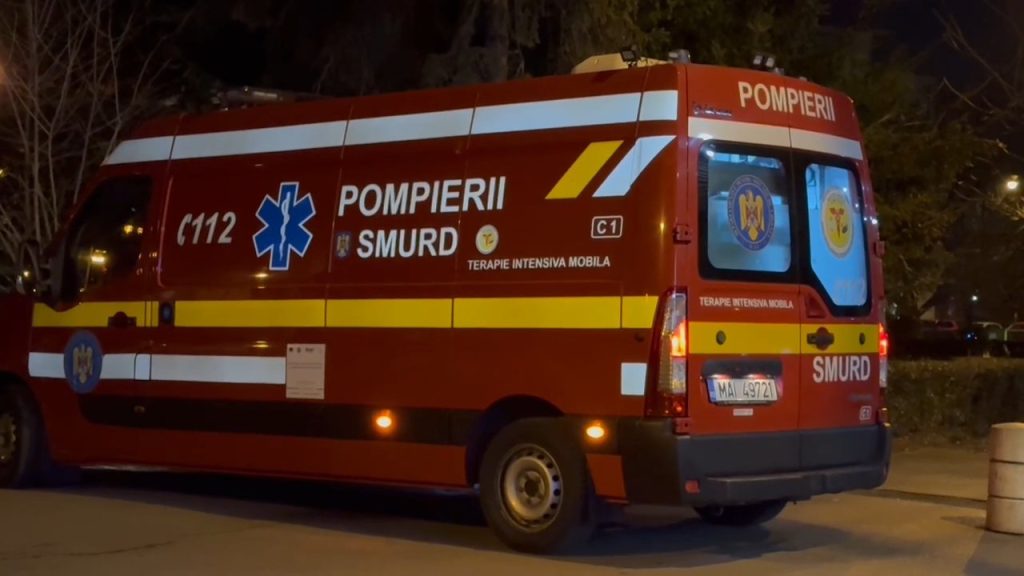 Coliziune autoturism-moped pe DN 14 | Doi minori transportați la spital