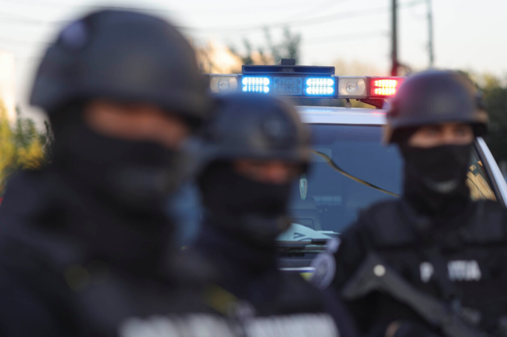 Un urmărit internaţional de pe lista Most Wanted, adus în ţară din Rusia. Ce pedeapsă are de executat