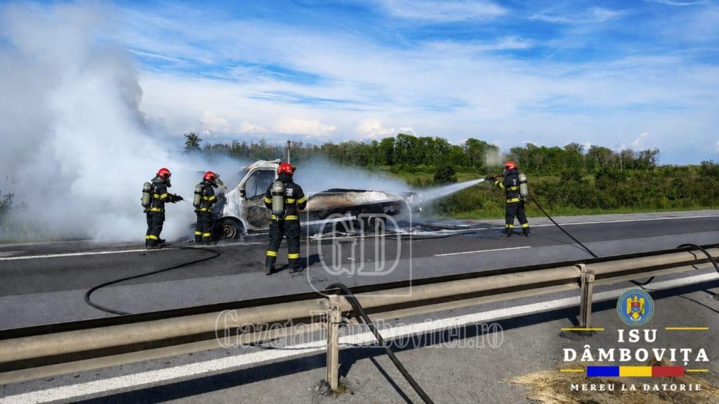 Autoutilitară în flăcări pe Autostrada A1. Traficul a fost blocat pe sensul București–Pitești