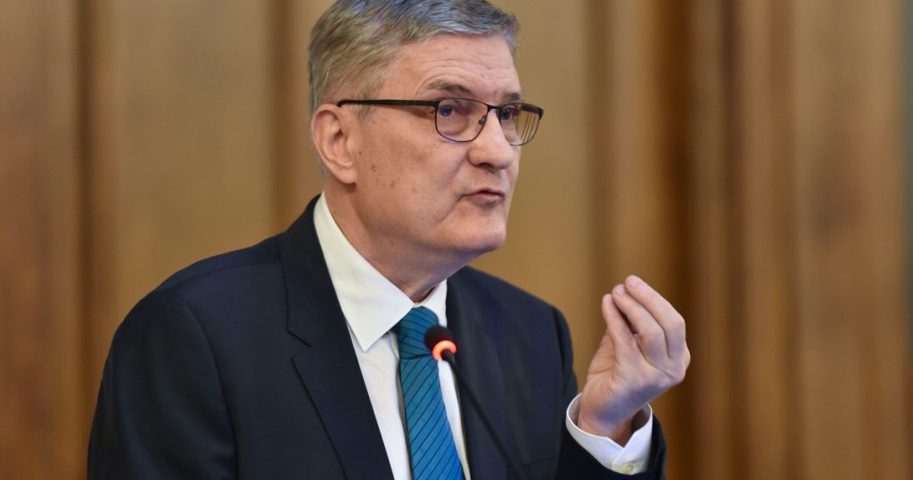 Președintele Consiliului Fiscal: „România riscă stagflație și o retrogradare la junk dacă nu continuă reducerea deficitului”