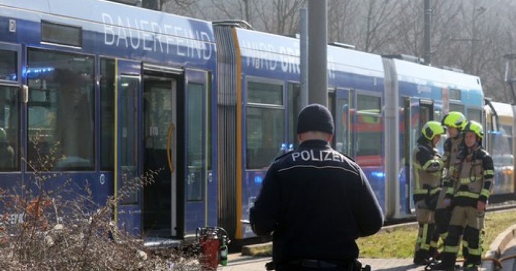 Accident grav în Germania: două tramvaie s-au ciocnit frontal. Peste 50 de răniți