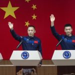 China lansează o nouă misiune spațială: un astronaut va rămâne în orbită timp de un an