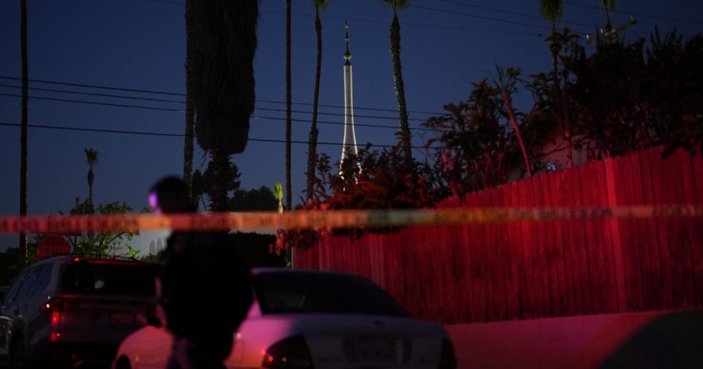 Atac armat la o moschee din San Diego, SUA: trei morți, inclusiv doi suspecți. Reacția lui Donald Trump