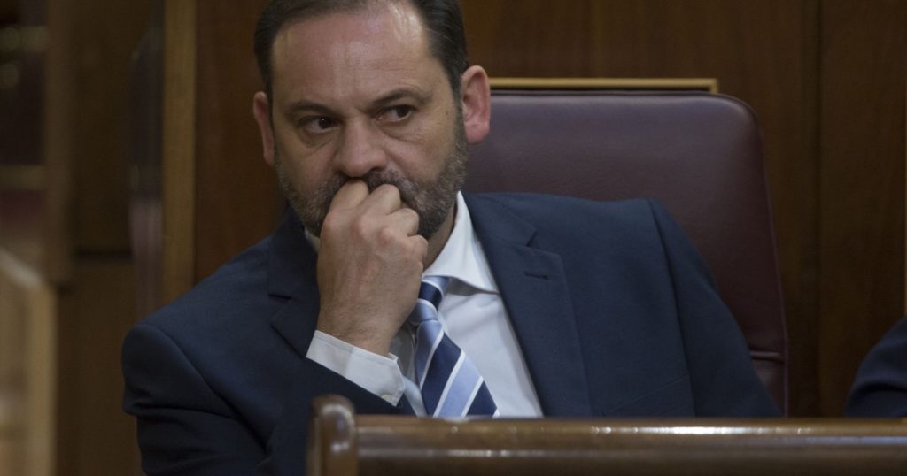 Două escorte românce, oferite fostului ministru al transporturilor ca mită în schimbul unor contracte cu statul