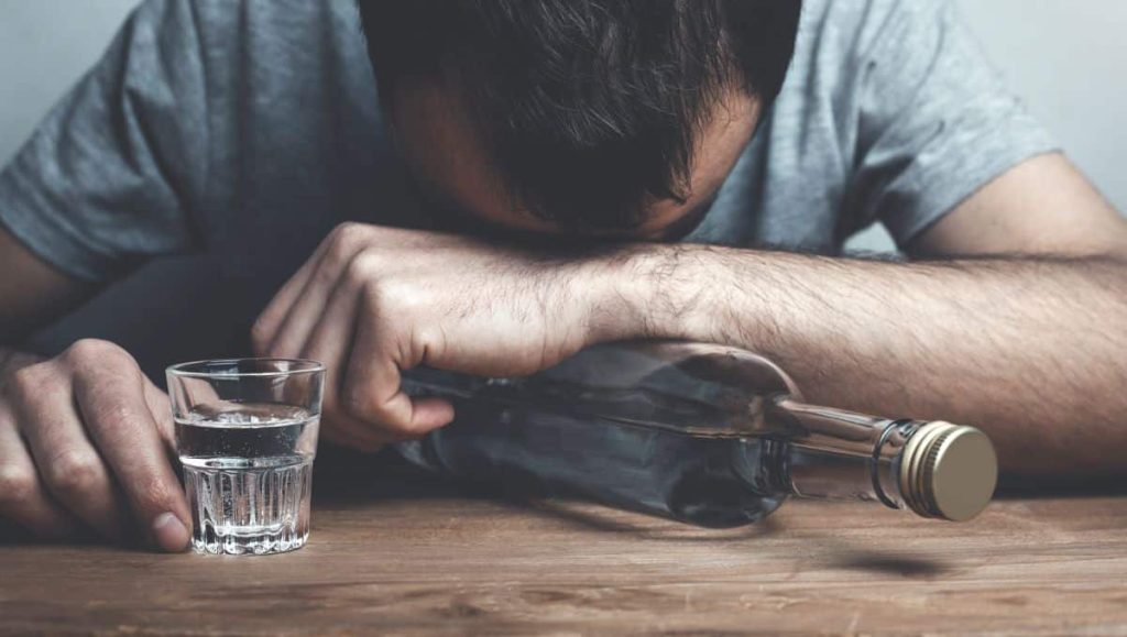 Medicii avertizează: unele efecte ale alcoolului pot fi reversibile dacă renunţi la timp