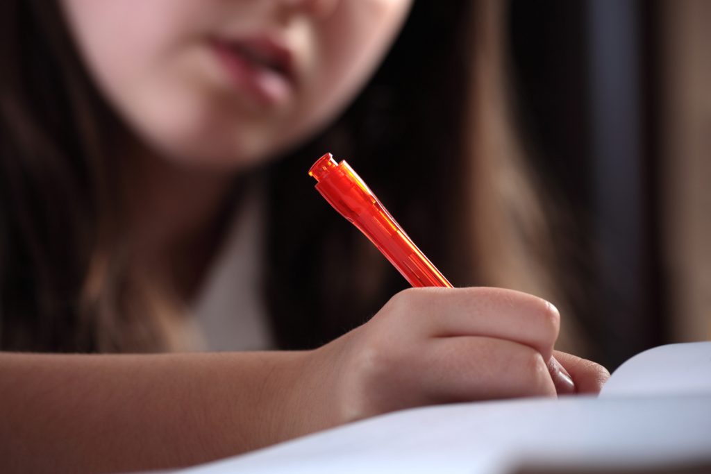 Evaluare Națională clasa a IV-a 2026. Elevii susțin azi proba la Matematică și Științe ale naturii