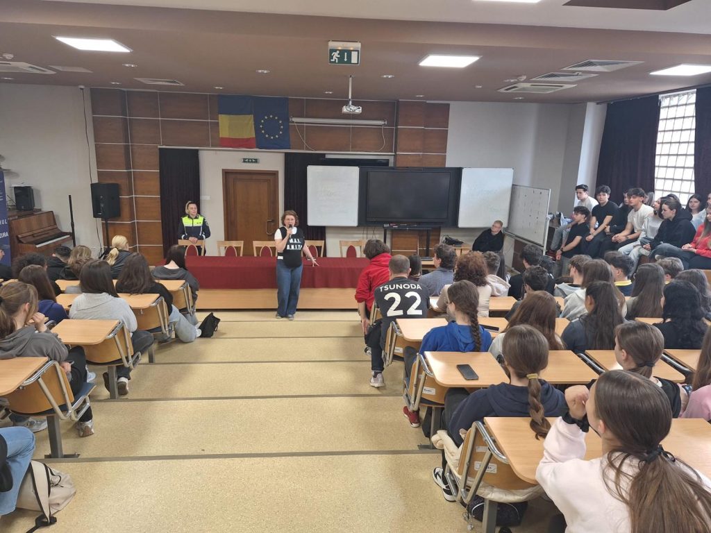 Activitate preventivă la Colegiul „Gheorghe Șincai” privind traficul de persoane