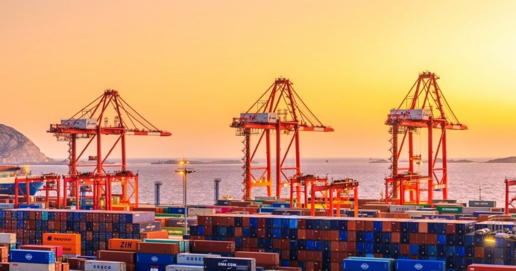 Planul UE prin care firmele vor fi obligate să schimbe rețeaua de furnizori ca să evite China