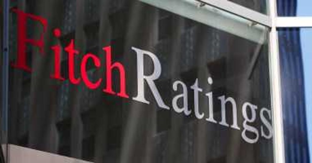 Agenţia de evaluare financiară Fitch Ratings: Căderea Guvernului României şi deteriorarea contextului macroeconomic evidenţiază riscuri semnificative pentru eforturile de consolidare fiscală