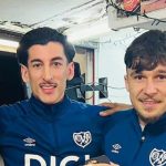 Andrei Rațiu a devenit viral în Spania » Fotbalistul lui Rayo le-a dat de băut suporterilor