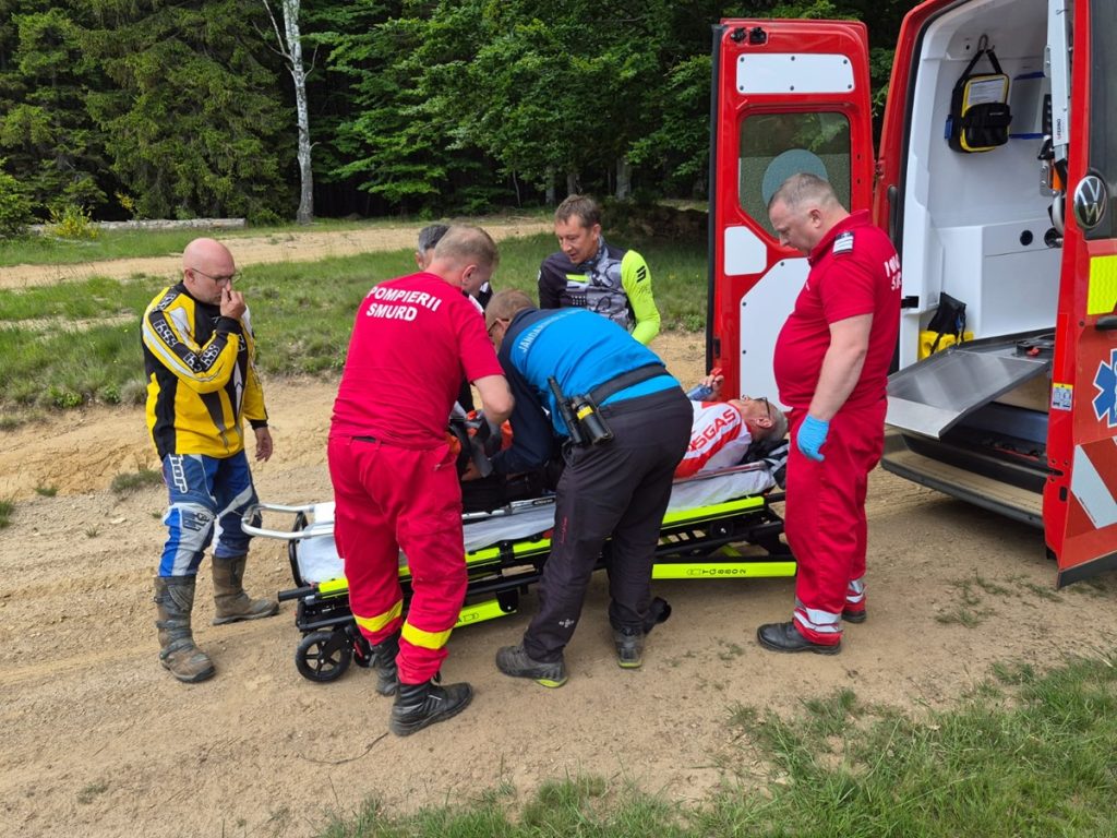 Operațiune de salvare în Munții Semenic după un accident de motocros