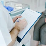 Schimbare în spitale. Nu veți mai avea decontate anumite servicii medicale la privat, dacă sunt locuri la stat