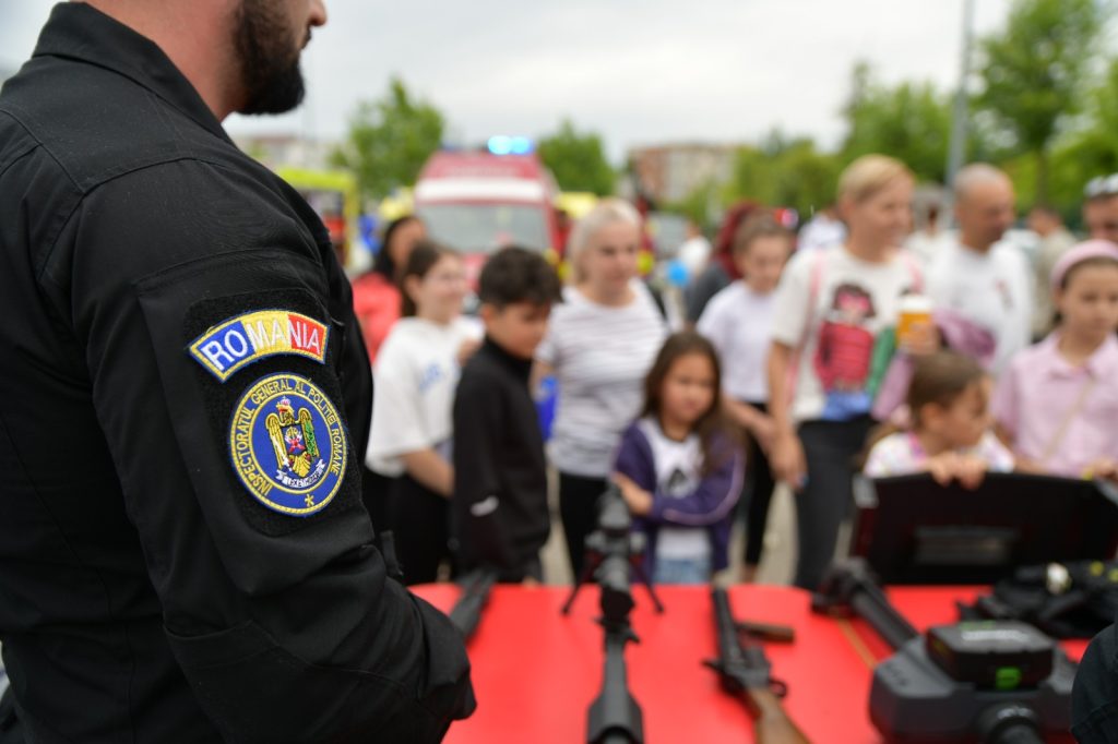Polițiștii din Olt au sărbătorit Ziua Internațională a Copilului alături de sute de familii în Parcul Tineretului din Slatina