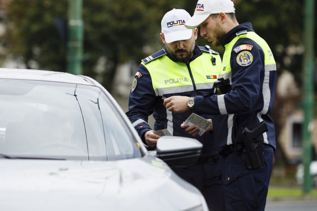 O mașină de poliție, oprită pentru viteză excesivă în Galați. IPJ face verificări suplimentare