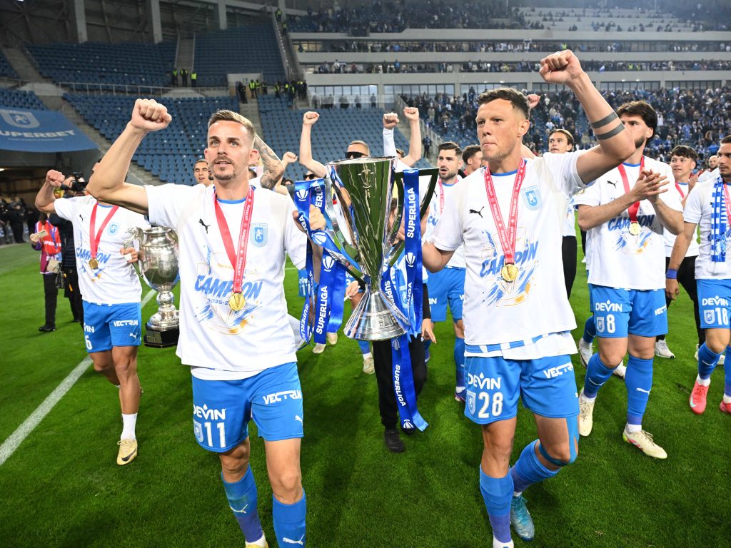 Alertă la Craiova! Un titular al oltenilor are oferta pe masă: „De el depinde!” De ce amână semnarea contractului