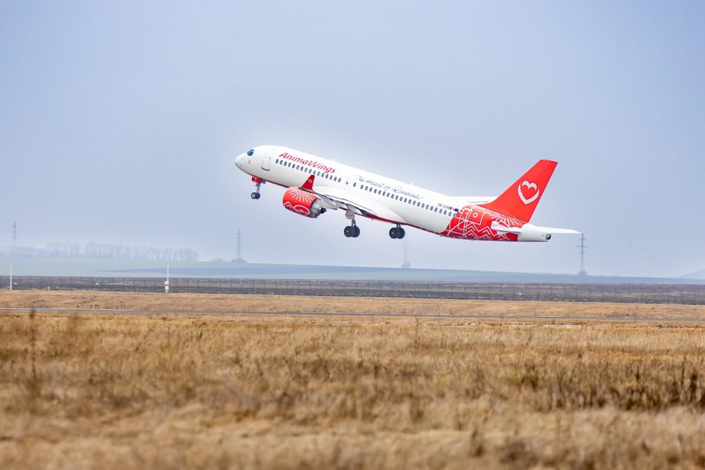 O companie aviatică românească tocmai a lansat o serie de noi zboruri de pe mai multe aeroporturi ale țării câtre Italia și Grecia: „Destinații extrem de atractive”