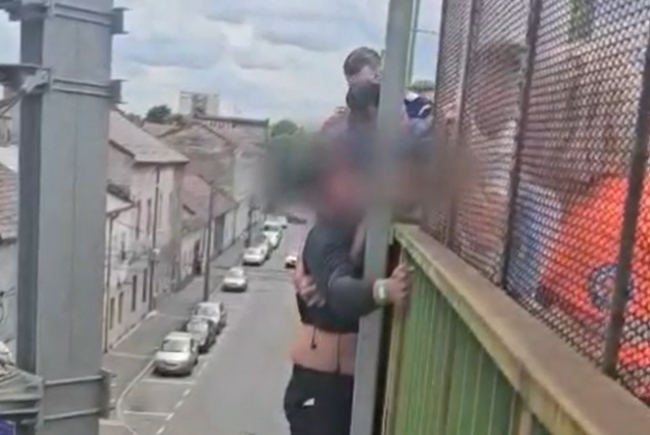 Un jandarm a salvat un bărbat ce voia să se sinucidă