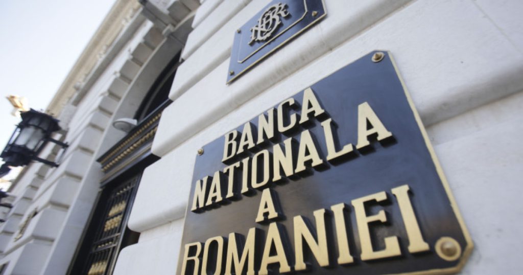 Rezervele valutare ale BNR au scăzut cu 785 de milioane de euro în luna mai. La cât se ridică rezerva de aur a României