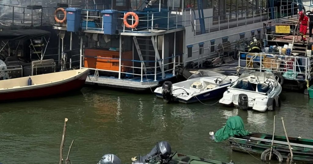 Un cargo sub pavilion Panama a lovit un ponton de pasageri la Tulcea. Cum s-a produs incidentul