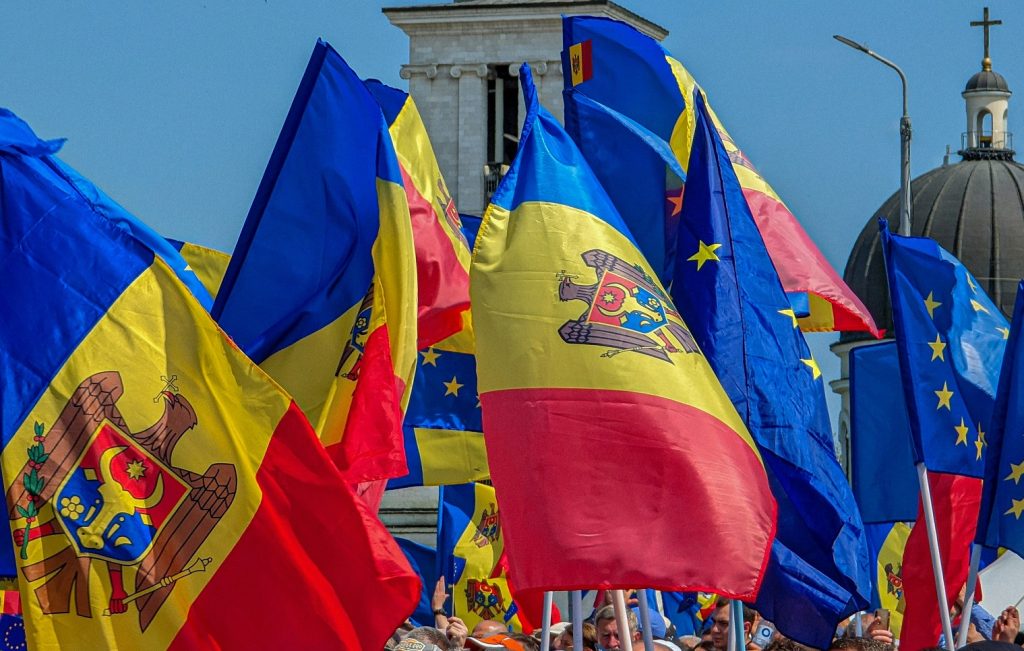 Politico: Ungaria a fost de acord să renunțe la vetoul pe aderarea Ucrainei la UE. Negocierile oficiale încep în iunie și pentru R.Moldova