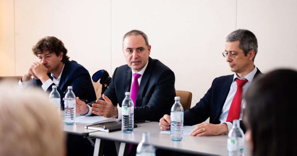 Nazare: Dacă România îşi menţine traiectoria fiscal-bugetară, poate aspira la îmbunătăţirea ratingului de ţară în 2027