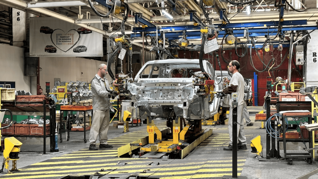 Vremuri grele: Dacia şi RTR deschid un program de plecări voluntare pentru circa 200 de angajaţi