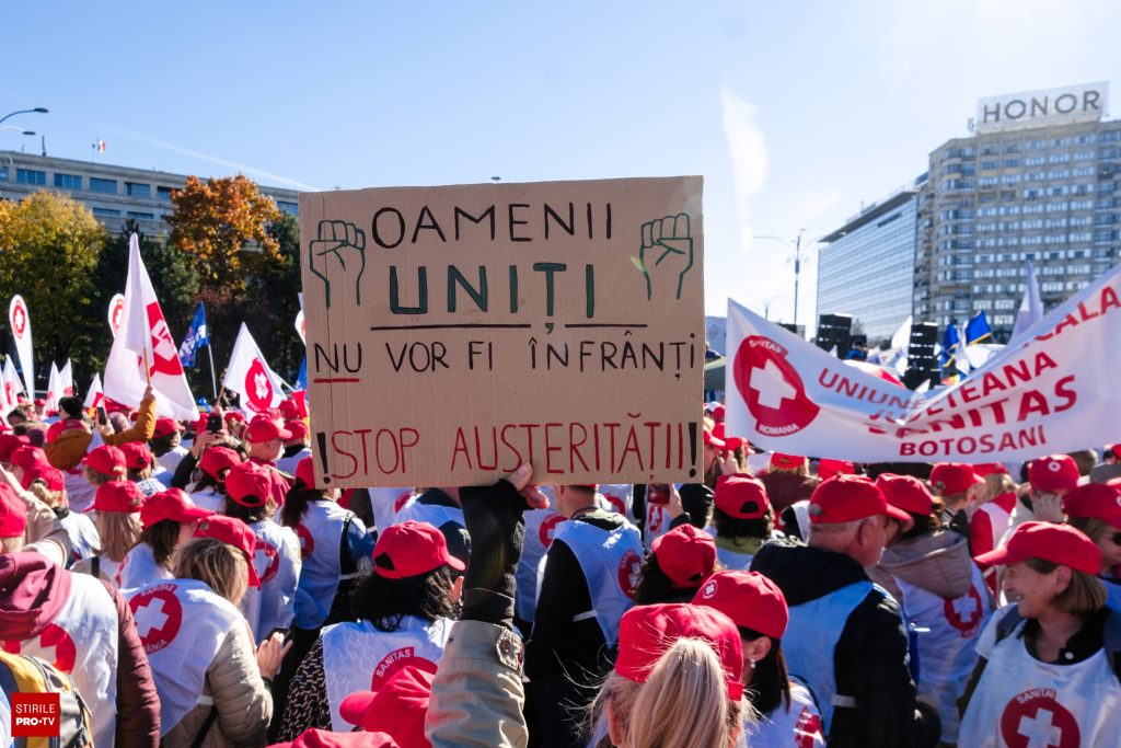 Proteste față de legea salarizării. Sindicaliștii din Sănătate manifestează în fața Guvernului și Parlamentului