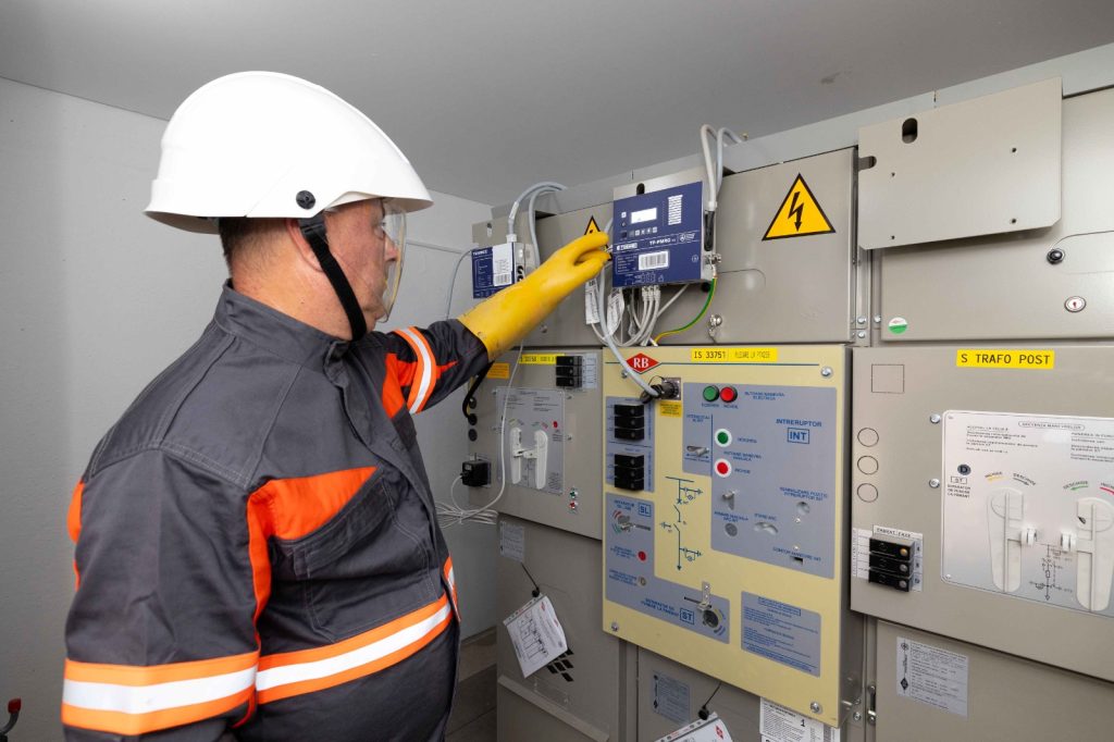 Rețele Electrice România a investit peste 67 milioane de lei în 2025 în modernizarea și digitalizarea infrastructurii electrice de distribuție din Arad